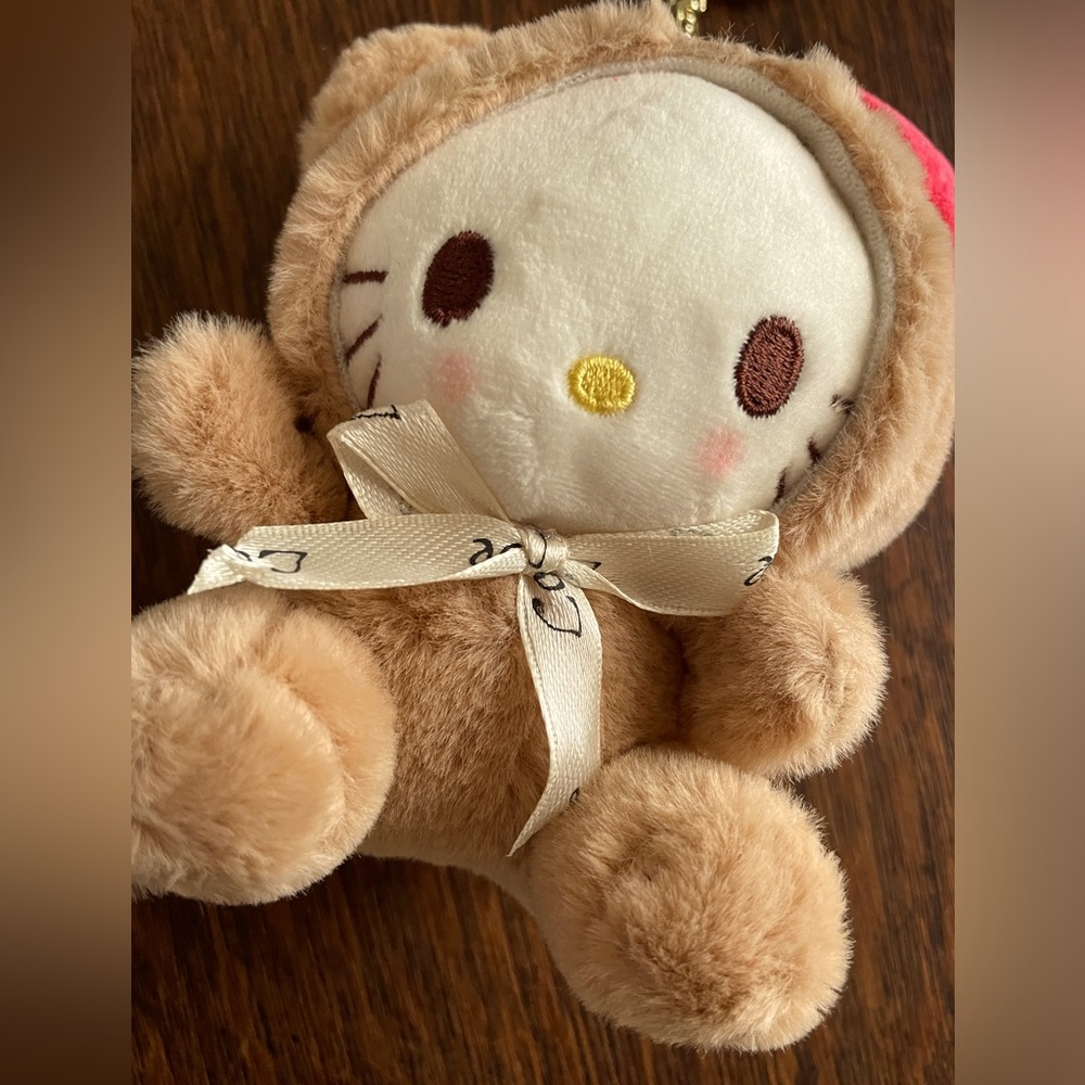 **New, never used** Hello Kitty plush keychain(🐻 Bear)